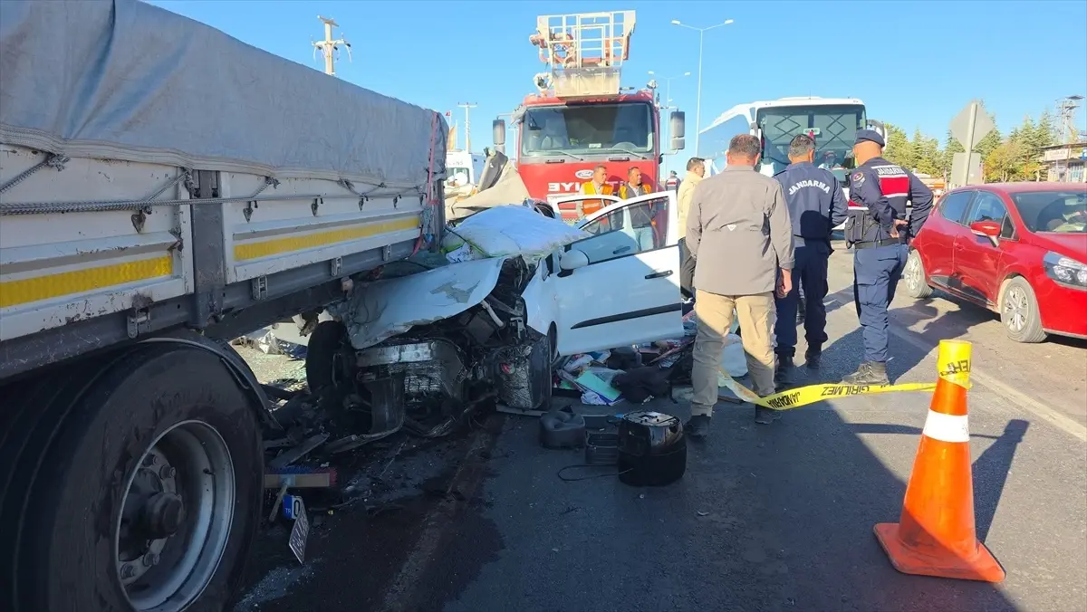 aksarayda kaza anne hayatini kaybetti ViRHM3AF