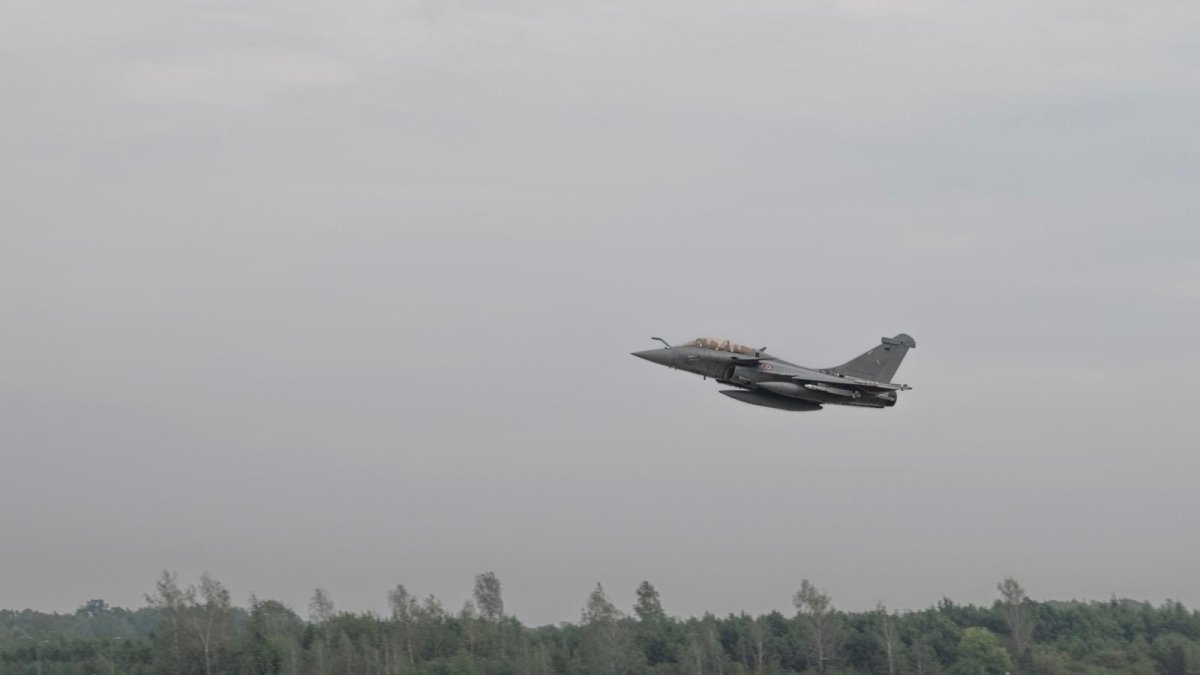 nato savas ucaklari rus tehdidi nedeniyle ukrayna sinirina sevk edildi DDhYgwR1