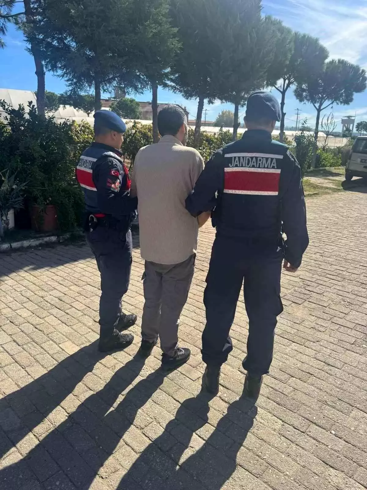 10 yil hapis cezasi ile aranan sahis yakalandi iBOaLu2d.jpg