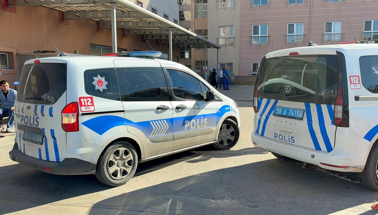 cenaze evinde silahlar konustu 2 olu WZJ5KcWb