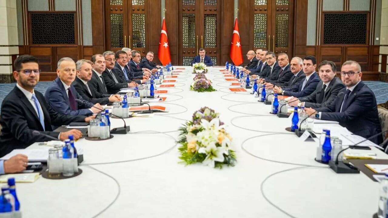 cumhurbaskanligi kulliyesinde kritik ekonomik toplanti gerceklesti h5ZrFBEW