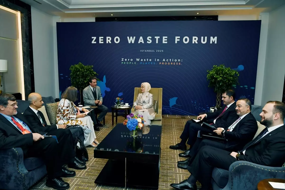 emine erdogan bm habitat icra direktoru rossbach ile gorustu vRqaFbtT.jpg