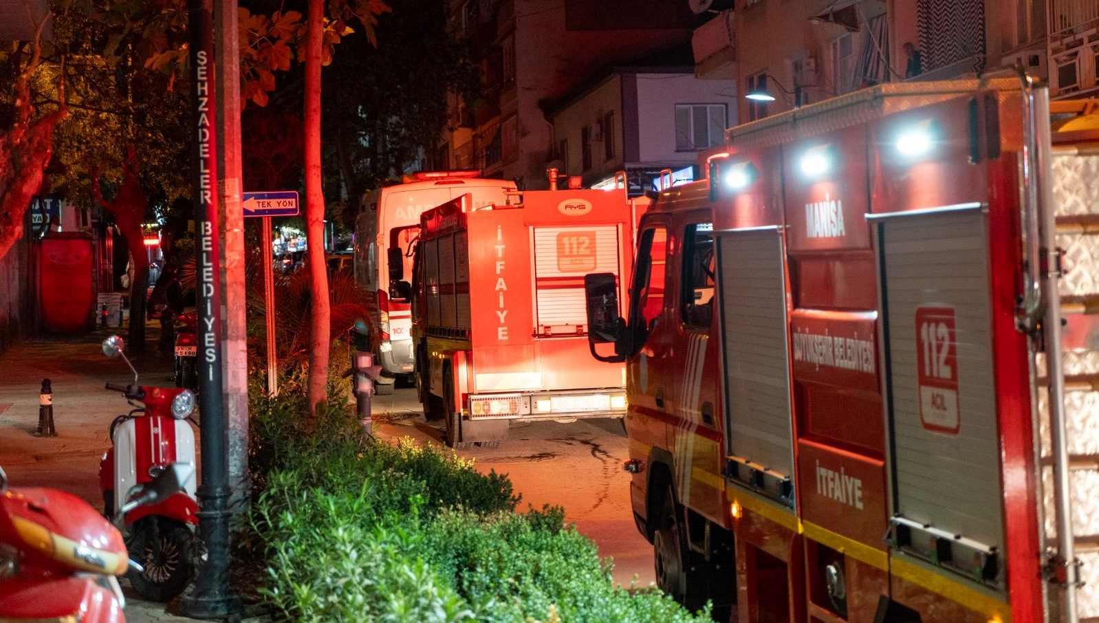 Eşine kızdı, evini ateşe verdi