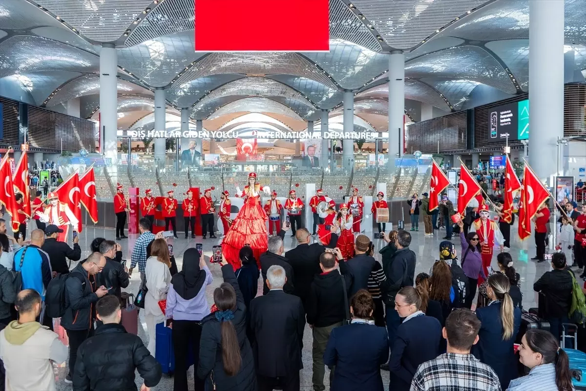 istanbul havalimaninda cumhuriyet coskusu uxyECmjM.jpg