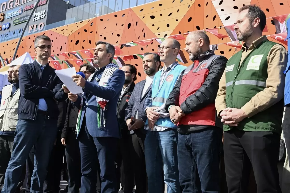 istanbulda gazzeye umut ol kampanyasi OQlRAxxx.jpg