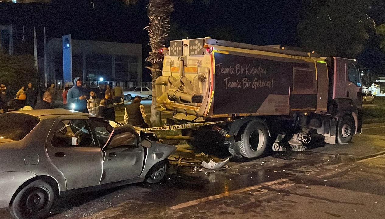 yol temizlik aracina carpti 1 olu h33D84jd