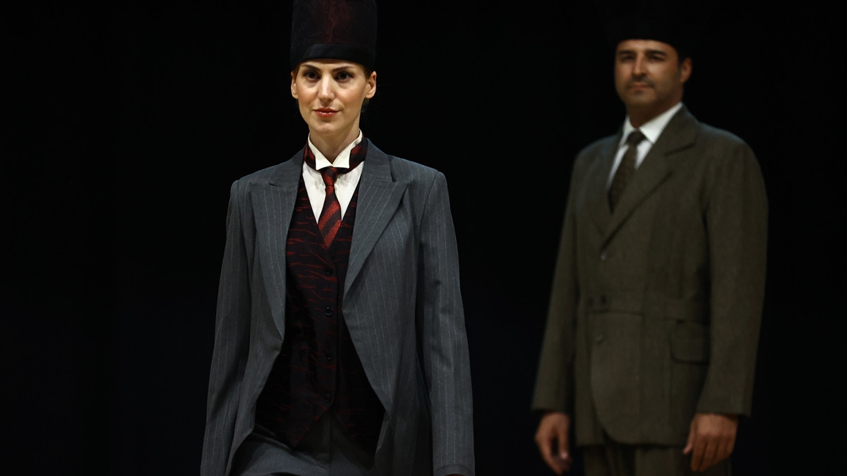 ankarada ataturk kiyafetleri defilesi duzenlendi UbP8RvzM.jpg