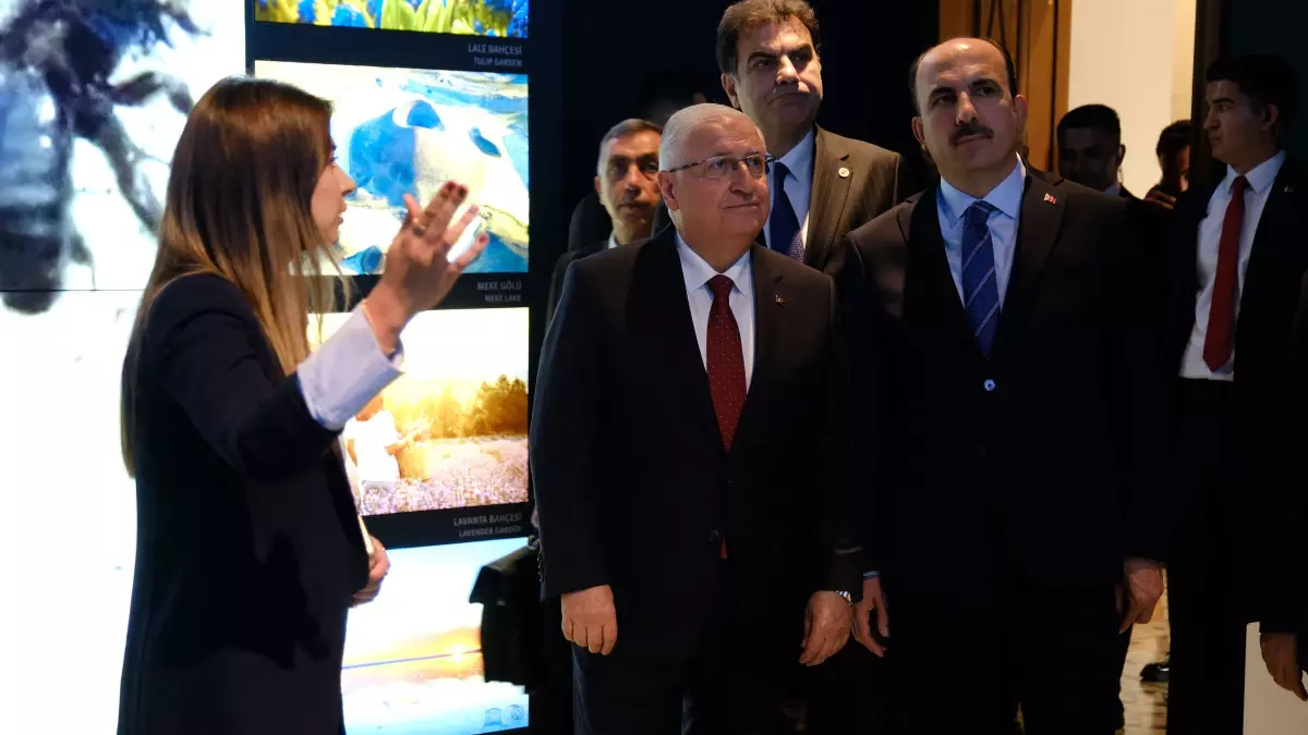 bakan guler konyada savunma bulusmalarinda z1dfy79v.jpg