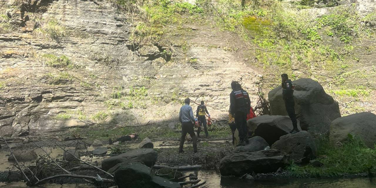 Şelalede Talihsiz Kaza: Kaya Parçası Başına Düşen Genç Hayatını Kaybetti