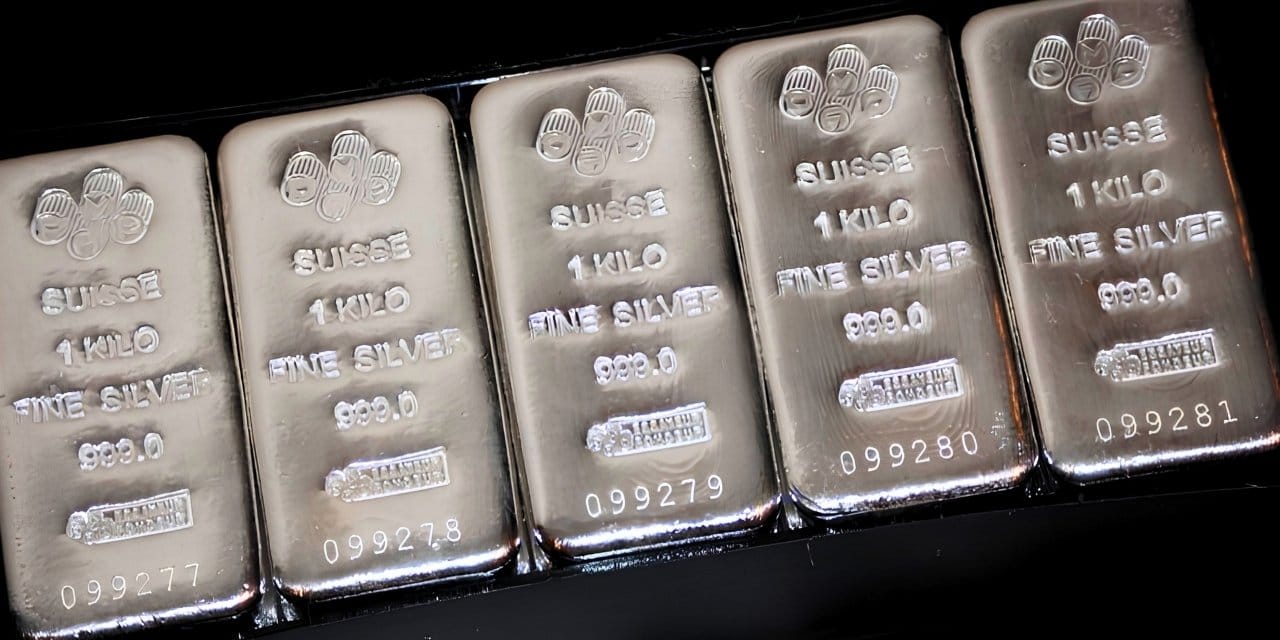 Gümüş Fiyatlarında Düşüş Devam Ediyor: Kritik Sınırı Kaybetti