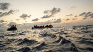 libya-aciklarinda-404-kacak-gocmen-kurtarildi-m2ZyGnLW