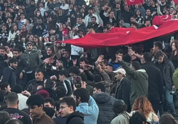 odtu-bahar-senliginde-turk-bayrakli-genclere-saldiri-iki-kisi-tutuklandi-hnRxqzIk
